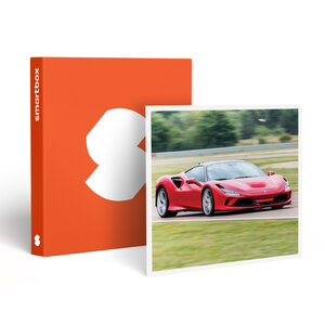 SMARTBOX - Coffret Cadeau Stage de pilotage : 3 tours sur le circuit de Trappes en Ferrari F8 Tributo - Sport & Aventure