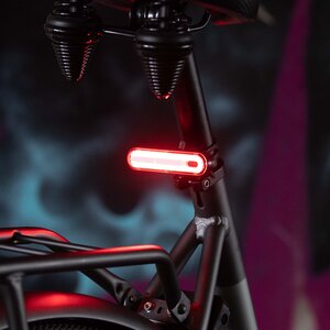 Feu arrière vélo puissant et clignotant