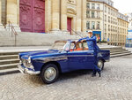 SMARTBOX - Coffret Cadeau Balade guidée dans Paris en Peugeot 404 avec photo-souvenir -  Sport & Aventure