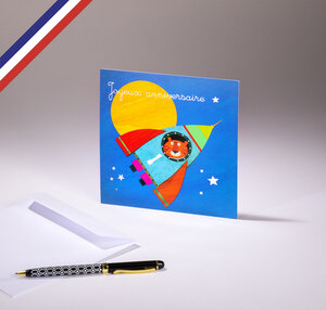 Carte simple le petit monde de kali créée et imprimée en france sur papier certifié pefc - joyeux anniversaire - un lion dans l'espace