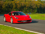 SMARTBOX - Coffret Cadeau Stage de pilotage : 3 tours sur le circuit de Haute Saintonge en Ferrari 458 -  Sport & Aventure