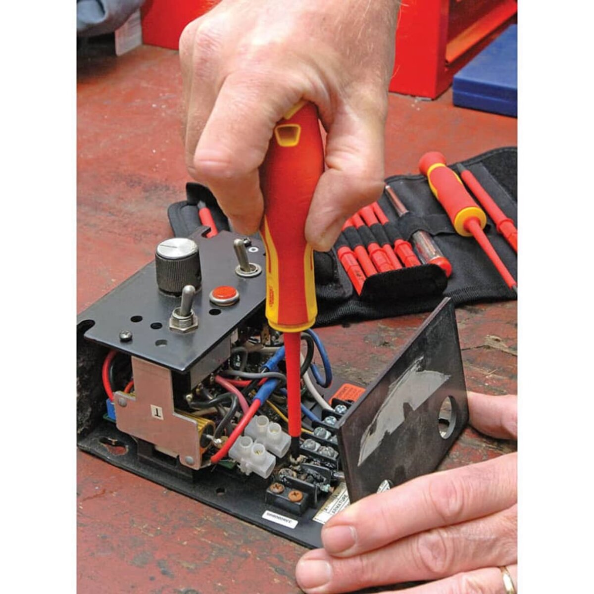 Draper tools testeur de tension et de tournevis isolé 18 pièces