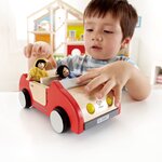 Voiture familiale pour poupée hape e3475