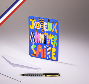 Carte simple happy word ! Créée et imprimée en france sur papier certifié pefc - joyeux anniversaire typo