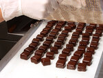 SMARTBOX - Coffret Cadeau Gourmandise à domicile : ballotin de 48 chocolats artisanaux -  Gastronomie