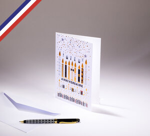 Carte double miniature créée et imprimée en france sur papier certifié pefc - joyeux anniversaire - bougies