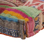 Coussins de canapé en patchwork sur palette