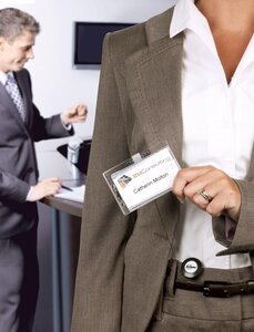 1 porte-badge avec enrouleur pour 2 cartes