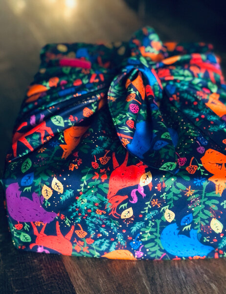 Papier cadeau réutilisable - Carédeau Furoshiki Collection Luxe Satin : Le bonheur dans la pré - Taille L