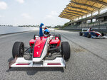 Stage de pilotage de 24 min en formule renault campus sur circuit près de paris - smartbox - coffret cadeau sport & aventure