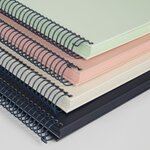 Série Milan 1918 Pack de 4 Cahiers à Spirale Format A4 Grille 5x5mm - 80 Feuilles de 95 gr/m2 - Micro-perforés  4 Trous - Couleurs Assorties