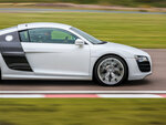SMARTBOX - Coffret Cadeau Stage de pilotage : 4 à 5 tours de circuit au volant d'une Audi R8 V10 -  Sport & Aventure