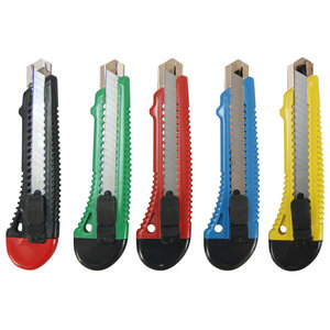 Cutters glissiere métal sécurité 18mm avec blocage de lame Coloris Aléatoire ARK