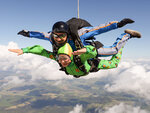SMARTBOX - Coffret Cadeau Saut en parachute à 4 200 mètres d’altitude en semaine près d’Amiens -  Sport & Aventure