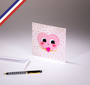 Carte simple all you need is love créée et imprimée en france sur papier certifié pefc - cœur kawaï