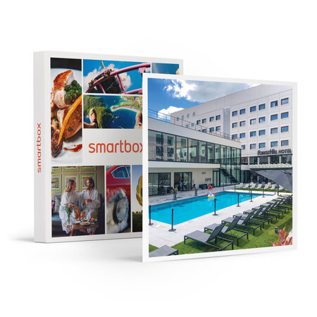 SMARTBOX - Coffret Cadeau Séjour pour 2 adultes et 1 enfant avec accès à l'Aquaboulevard près de Paris -  Séjour