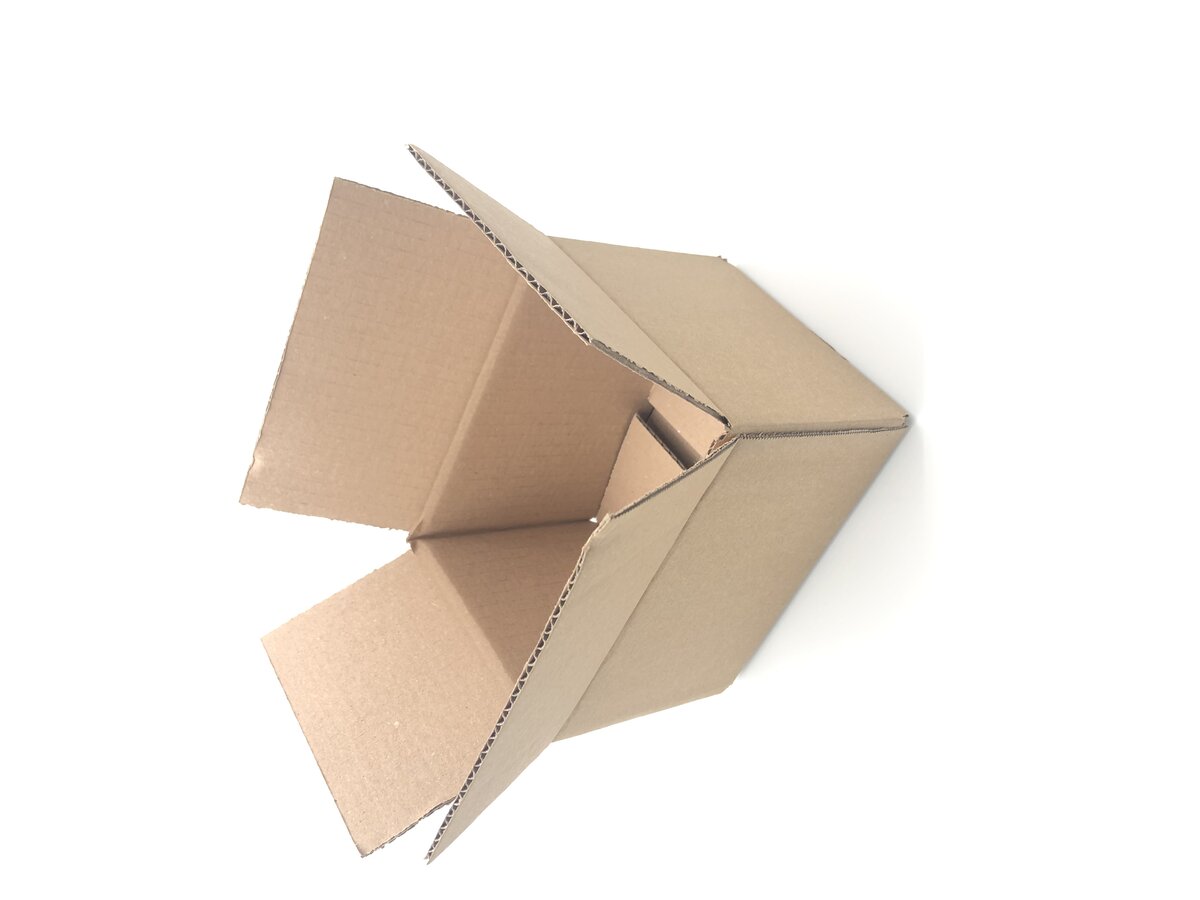Carton à base carrée simple cannelure 15 x 15 x 8 cm pour l'envoi pos