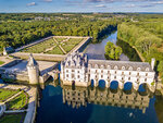 SMARTBOX - Coffret Cadeau Vol en dirigeable au-dessus de Tours ou du château de Chenonceau -  Sport & Aventure