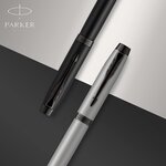 Stylo Plume IM Corps Laqué Noir Pointe Moyenne Attribut Chrome PARKER