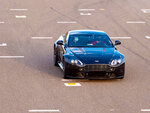 SMARTBOX - Coffret Cadeau Stage de pilotage : 5 tours sur le circuit de Trappes en Aston Martin V8 Vantage -  Sport & Aventure