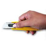 Cutter q-connect rétractable lame acier 18 mm coloris assortis jaune bleu orange blister