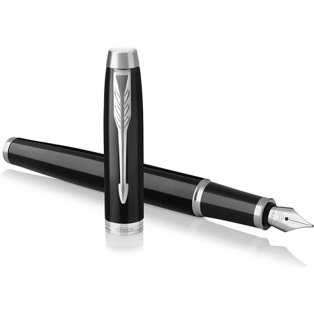 Stylo Plume IM Corps Laqué Noir Pointe Moyenne Attribut Chrome PARKER