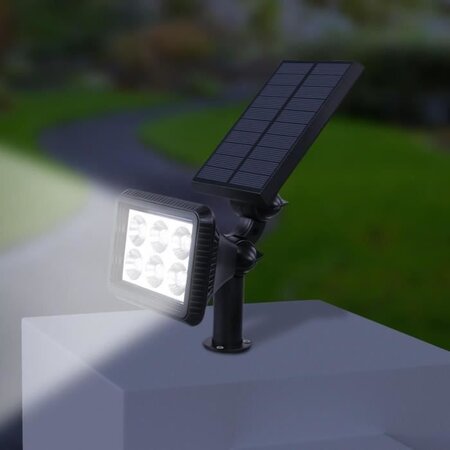Spot solaire LED blanc froid puissant à piquer pour extérieur et jardin